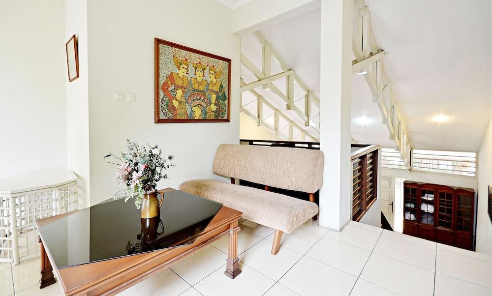 Zen Rooms Mampang Prapatan Jakarta Exterior foto