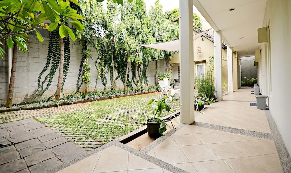 Zen Rooms Mampang Prapatan Jakarta Exterior foto
