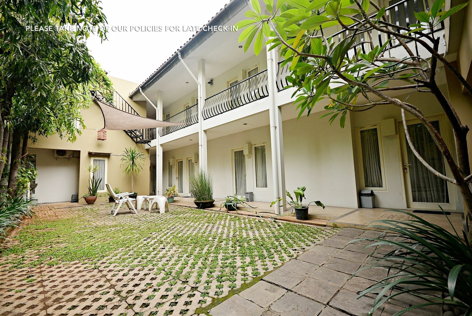 Zen Rooms Mampang Prapatan Jakarta Exterior foto